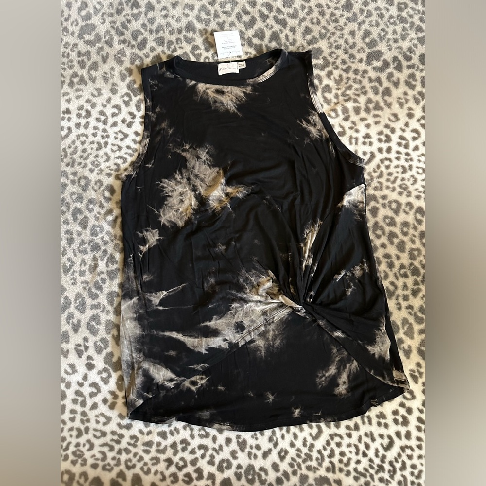 Petit Gâteau Twist Knot Front Tank Top in Black Tie Dye Size Large - Picture 5 of 11